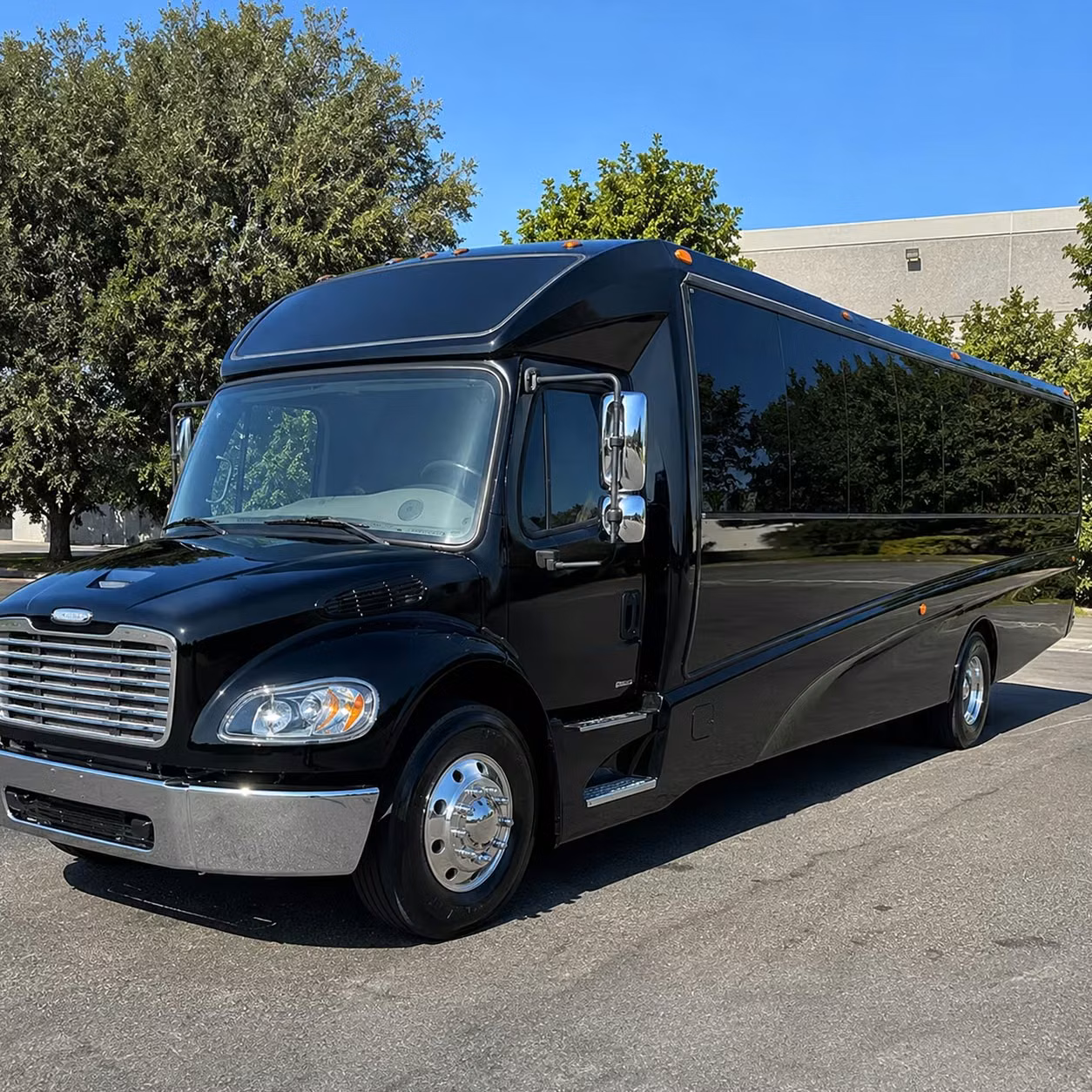lynchburg 25 passenger minibus rental