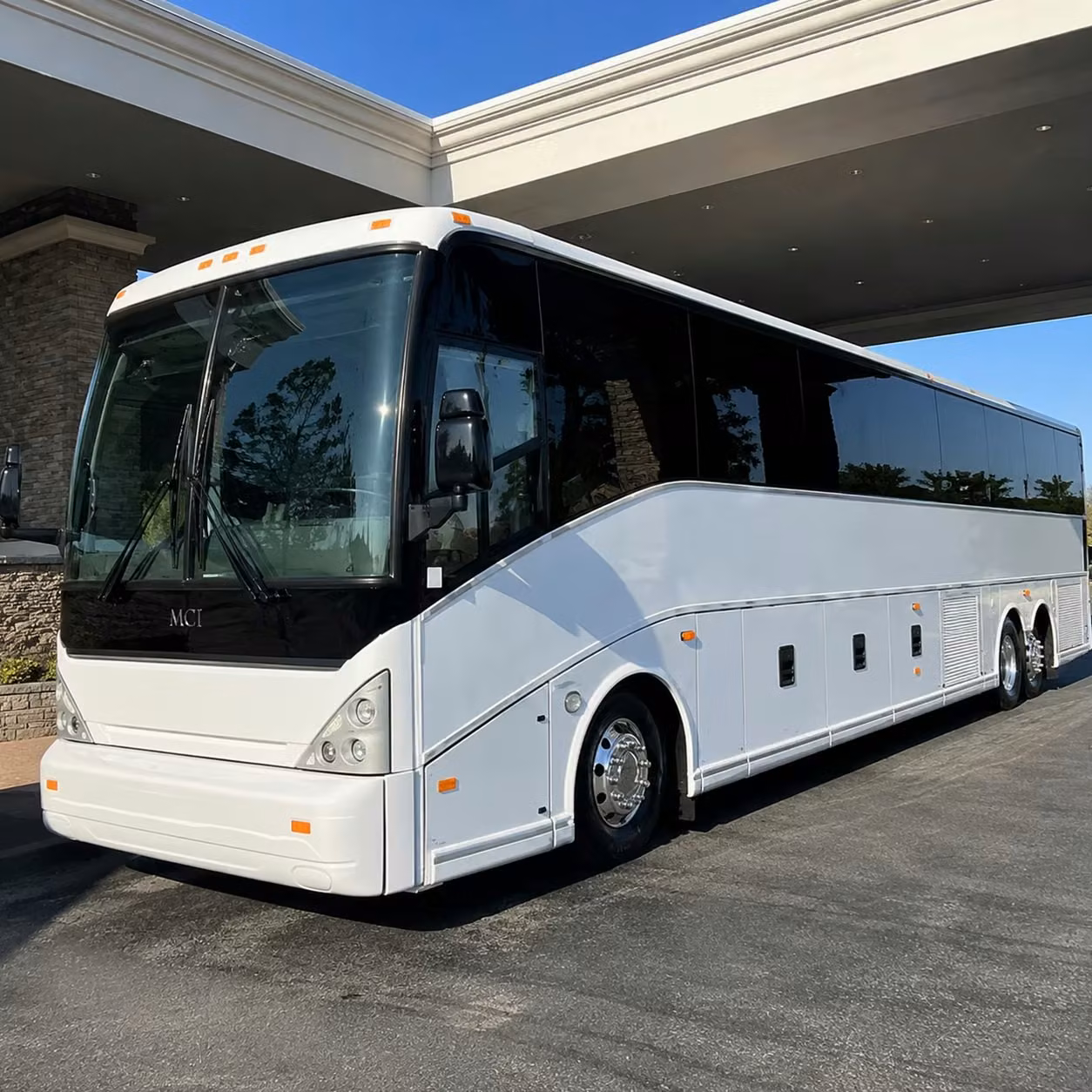 on your way to lyh here s what groups need to know about lynchburg regional airport